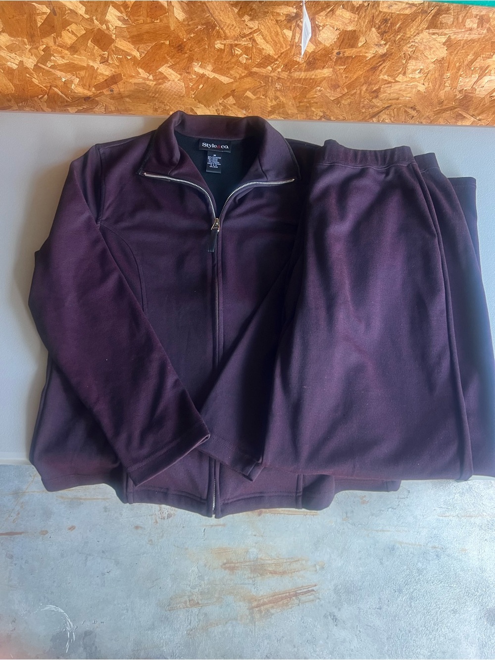Style&Co. Women’s Zip Up Jacket with matching pants Plum - size Medium - CLEAN